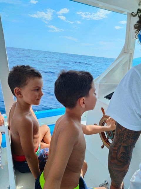 Palinuro: Costa del Mito Boat Tour - Guide Antonio: explanations, pace, and the friendly close