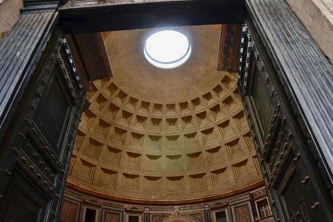 Pantheon Elite Guided Tour - Rome's Iconic Ancient Temple - Guides that make or break the hour (and why small groups help)
