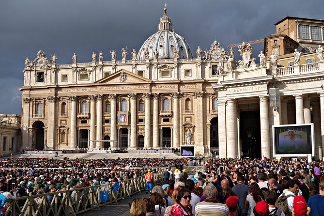 Papal Audience with Pope Leo XIV and Expert Local Guide - When Weather and Crowds Hit: How to Protect Your Day