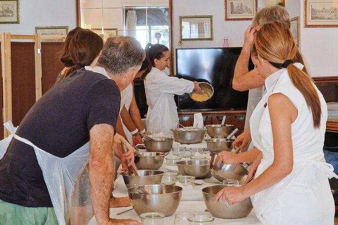 Pasta and Tiramisu Cooking Class in Rome, Piazza Navona - Pasta Time: Making Fettuccine With Chef Guidance