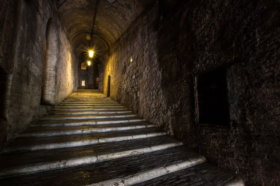 Perugia: Old Town Walking Tour, Piazza IV Novembre - Key Points to Know Before You Go