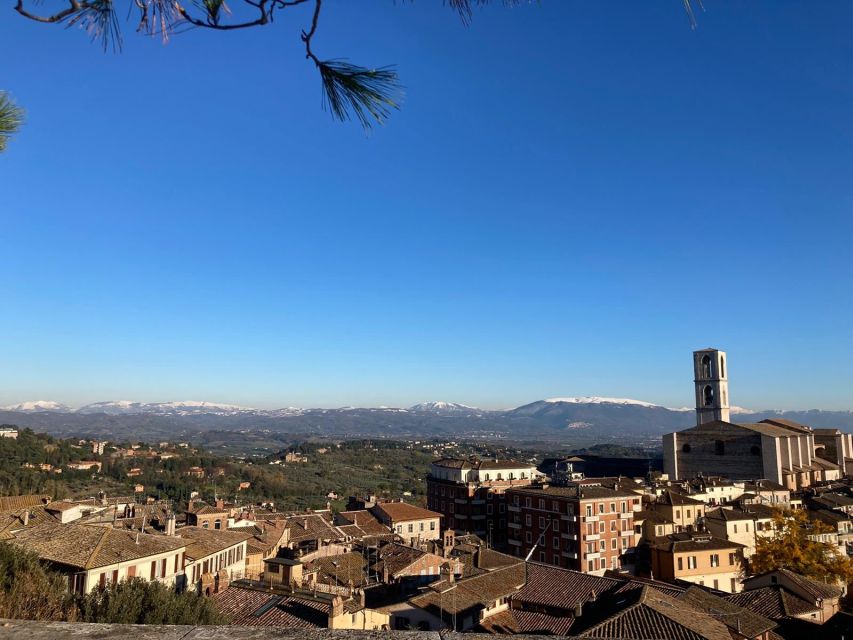 Perugia: Old Town Walking Tour, Piazza IV Novembre - Where Perugia’s Old Town Begins: Piazza IV Novembre and the Cathedral Cloister