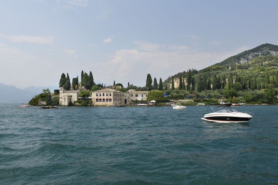 Peschiera: Half-Day Lake Garda Cruise with Lunch - Your guide experience, and why it changes the whole trip