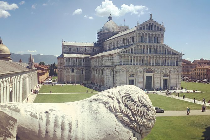 Pisa all inclusive: Baptistery, Cathedral and Leaning Tower guided tour - The Square of Miracles, handled with a plan