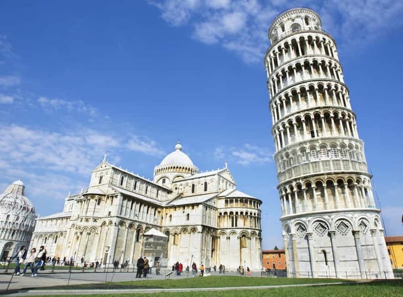 Pisa: Tower and Miracle Square with Skip-Line & Audio Guide - Why skip-line Pisa works so well here