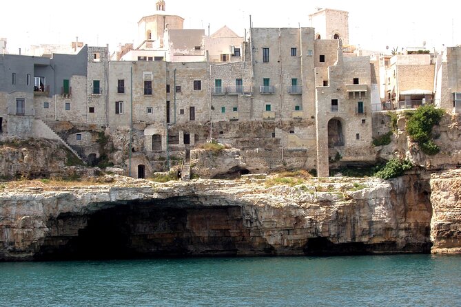 Polignano a Mare boat tour emotions, caves, diving and appetizers - Who this boat tour suits best