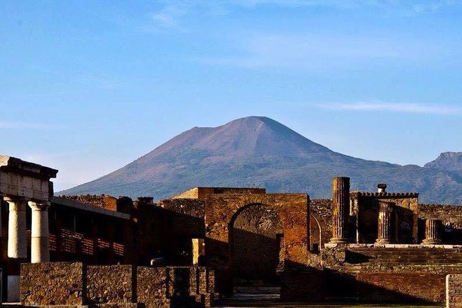 Pompeii: 2 Hour Private Tour with an Archeologist Guide - Where you meet, parking reality, and what to plan before you go