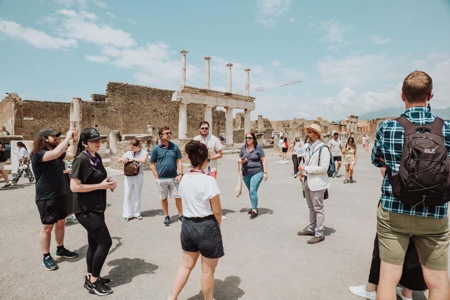 Pompeii and Mount Vesuvius excursion from Naples - Getting to the start, then getting out of your own way