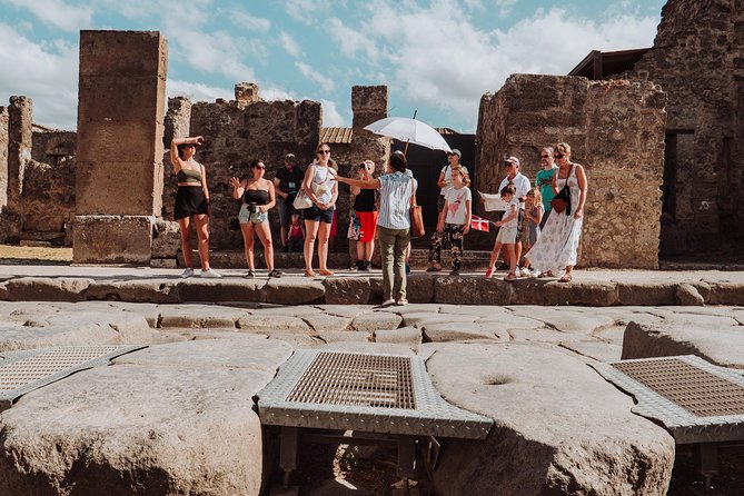 Pompeii and Mount Vesuvius Small Group Tour - Big Houses and Theaters: Pompeii’s Power and Leisure