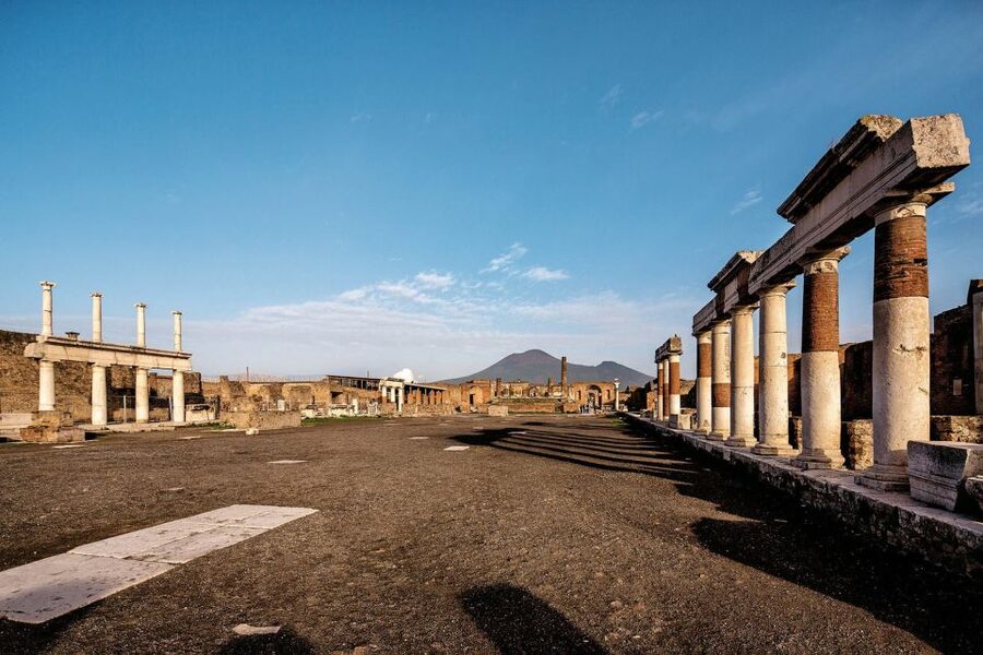 Pompeii and Vesuvius Full-Day Tour from Amalfi Coast - Cameo and coral factory visit: cultural craft or optional distraction