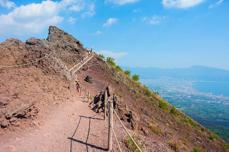 Pompeii: Day Tour of Pompeii and Vesuvius with Bus Transfer - Bus Transfer Up to 1000 Meters: Scenic but Watch the Comfort