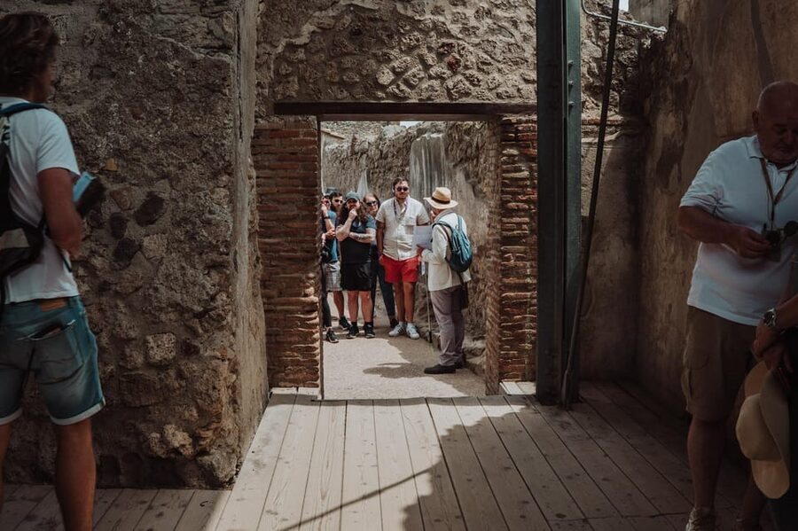 Pompeii: Entry Ticket and Guided Tour with an Archaeologist - Macellum and Forum Baths: the everyday Pompeii stops