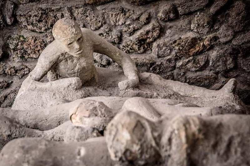 Pompeii: Exclusive Tour with Archaeologist and Entry Tickets - Lupanare and the Large Theatre, plus how spectacle shows up in the layout