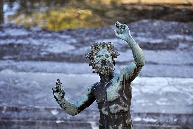 Pompeii: Guided Small Group Tour Max 6 People with Private Option - Skip-the-line entry and choosing a good time of day