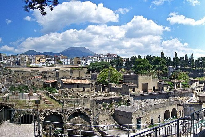 Pompeii & Herculaneum Day Trip from Naples with Lunch - Herculaneum after lunch: smaller, preserved, and easier to savor