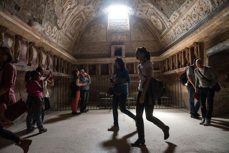 Pompeii: Private Tour with an Archaeologist - Forum Baths: Social Space, Hygiene, and Routine