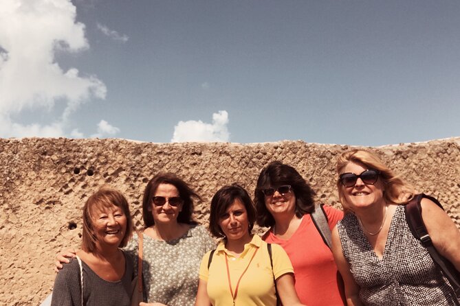Pompeii Private Tour with an Archaeologist and Skip The Line - 3 hours - Gladiators, the Lupanar, and the homes that show real personality
