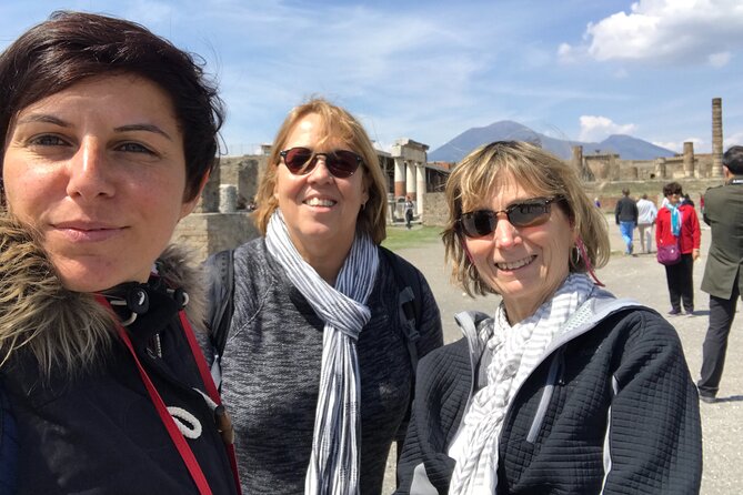 Pompeii Private Tour with an Archaeologist and Skip The Line - Via dell’Abbondanza and Granai del Foro: street life plus the work behind it