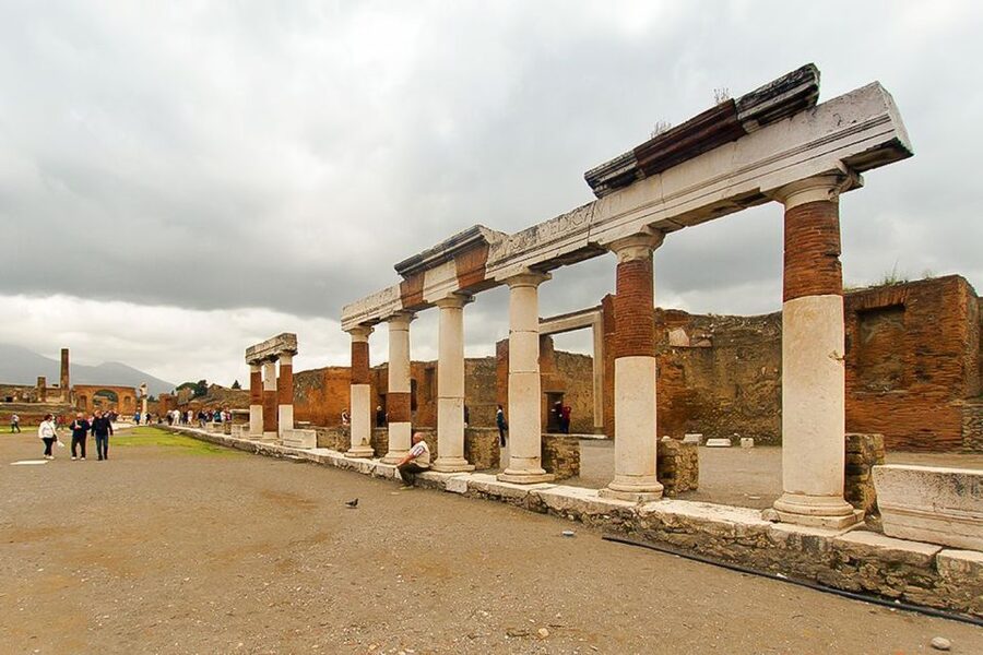 Pompeii: Skip-the-Line Guided Tour with Expert Archaeologist - The Core Walk: Streets, Shops, Baths, Villas, and the Roman Daily Scene