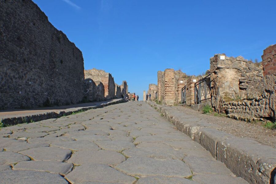 Pompeii: Skip-the-Line Tickets and Tour with Archaeologist - Roman Daily Life, Brought Down to Human Scale