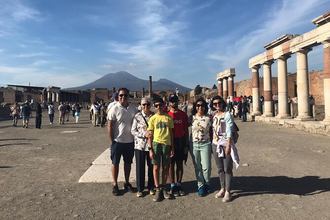 Pompeii Skip-the-line Tour with Archaeologist Guide - Gladiator barracks and the Lupanare brothel: Pompeii’s blunt street reality