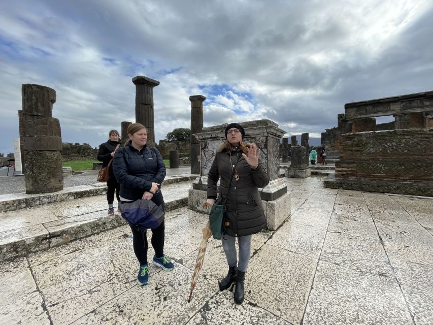 Pompeii: Small-Group Guided Tour with Skip-the-Line Ticket - Why the Small-Group Guide Matters (More Than You Think)
