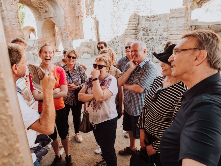 Pompeii: Small-Group Tour of Pompeii and Herculaneum - The 30-minute break after Pompeii, and how to make it work