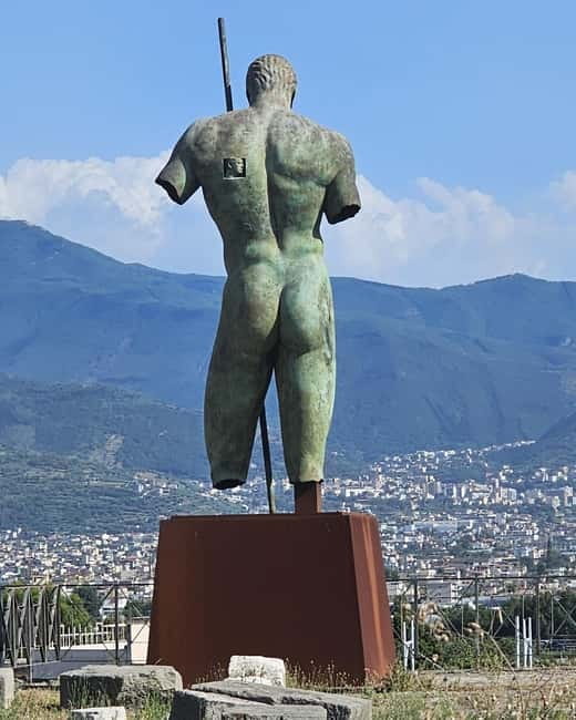 Pompeii: Tour with Archaeologist Guide & Skip-the-Line Entry - Stop 3, House of Menander: reading daily life in art and layout
