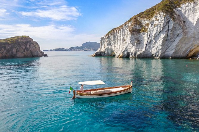 Ponza, boat trip on board the Zannone 1954 - Getting to the Meeting Point at Carabinieri Pier (Via Molo Musco)