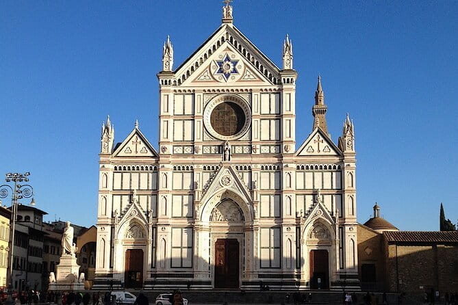 Premium Small-Group Uffizi Tour - Small group, big crowd: how the guide keeps you together