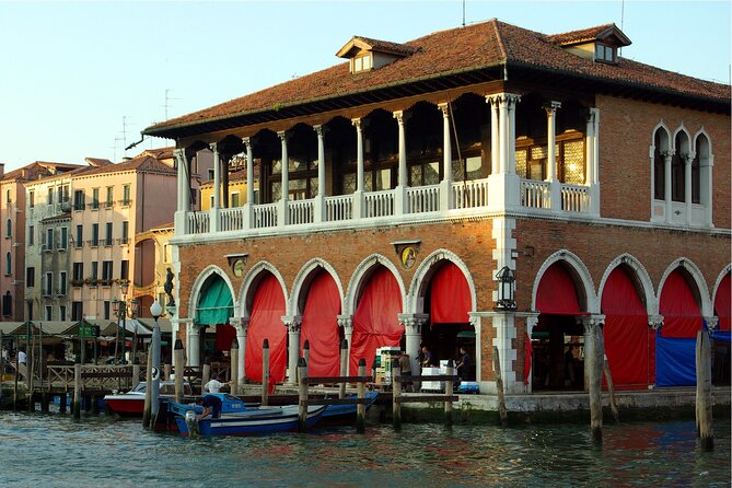 Private 3 hrs Venice Tour: St Mark's, Walking tour & Boat tour - Grand Canal boat tour: Rialto views, merchant stories, and small-vessel reality