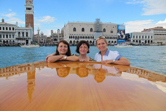 Private 4hrs Venice Tour: Doge's Palace, Grand Canal & St Mark's - Hidden Venice Calle Alleys, Byzantine and Gothic Close-Up