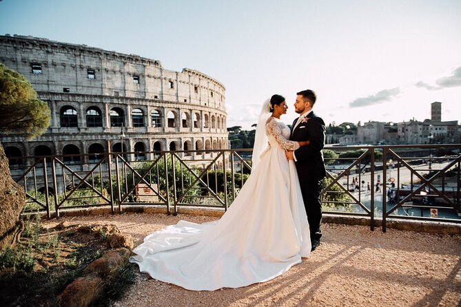 Private Photoshoot in Rome - Premium Package: Trevi, Pantheon, Spanish Steps (Plus One Swap)