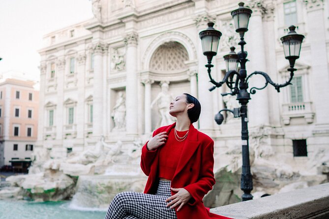 Private Photoshoot in Rome - Medium Package: Colosseum, a Narrow Street, and Foro Romano