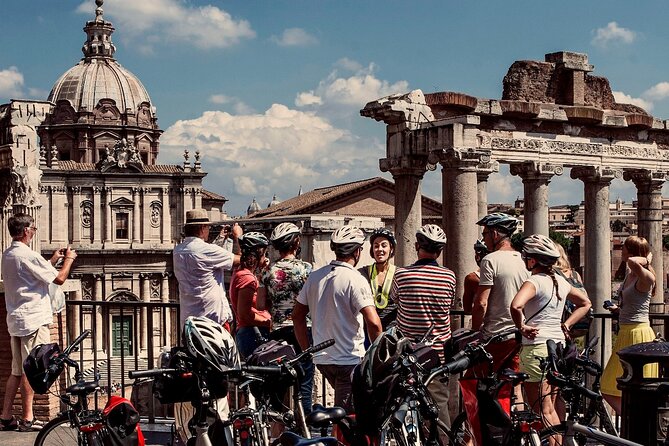 Private Rome City Bike Tour with quality Cannondale EBike - Piazza Navona and the Pantheon in one flowing historic stretch