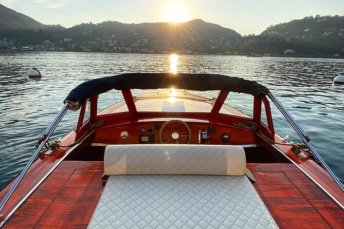 Private Tour by Classic Wooden Boat on Lake Como - Villa Olmo: the neoclassical look that defines early Como