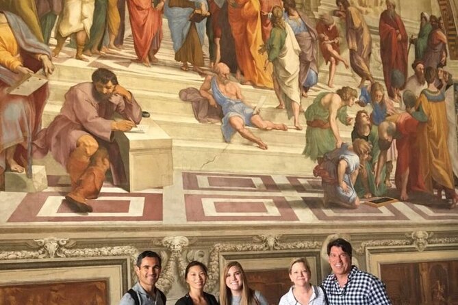 Private Vatican Highlights Guided Tour with Sistine Chapel - Raphael Rooms and Borgia Apartments: what to expect when crowds decide