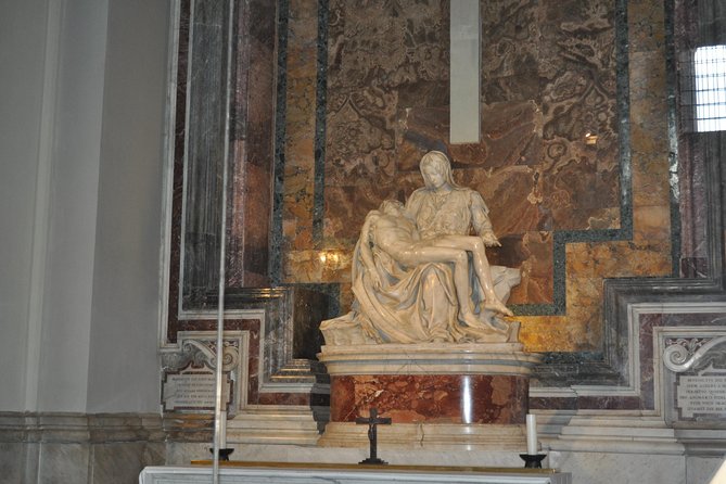 Private Vatican Museums Tour with Sistine Chapel & St. Peter's Basilica - What you will actually see in the museums rooms