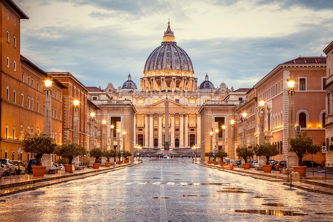 Private Vatican Museums Tour with Sistine Chapel & St. Peter's Basilica - Meeting point and the security reality check at Vatican City