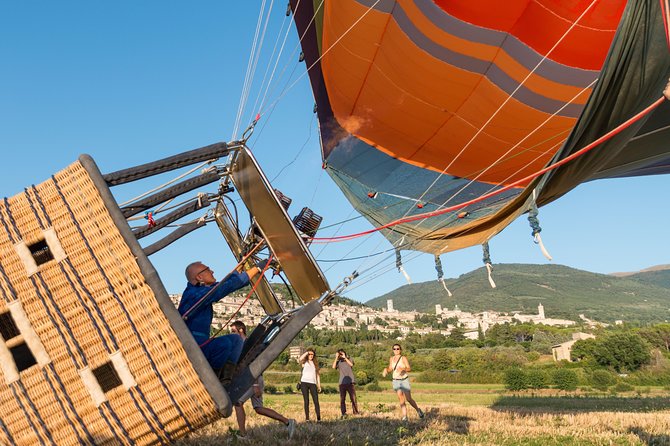 Professional hot air balloon rides at Assisi, Trasimeno in Umbria - Pickup, timing, and how to avoid surprise fees