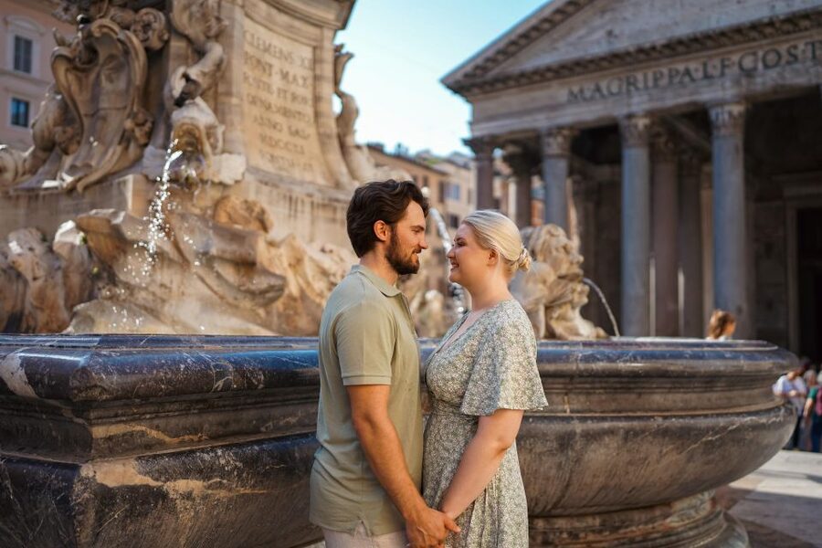 Professional Photoshoot in Rome - Colosseum photo stop, timed for impact