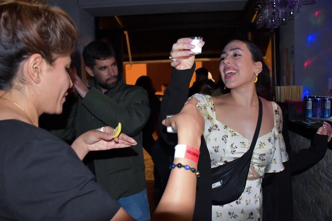 Pub Crawl Palermo - Stop 1: Finch Lounge, where the night becomes social