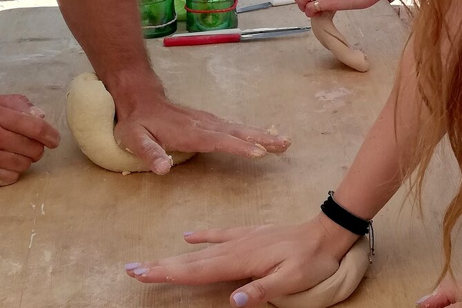 Puglia Cooking class "Le orecchiette, che pasta!" - Orecchiette in a Trullo home, not a classroom kitchen