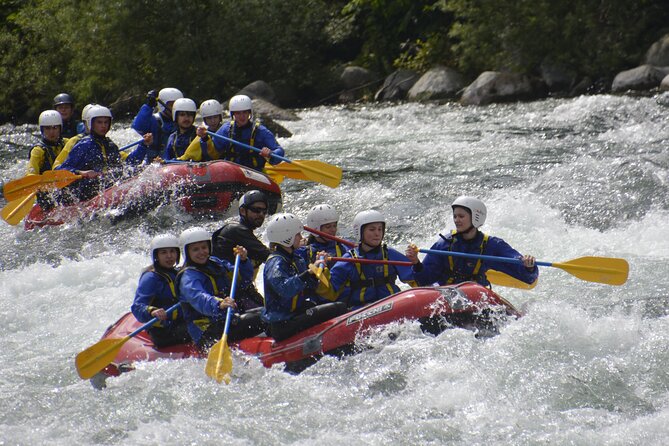 Rafting Sesia - Class III-IV rapids with a guide who keeps it understandable