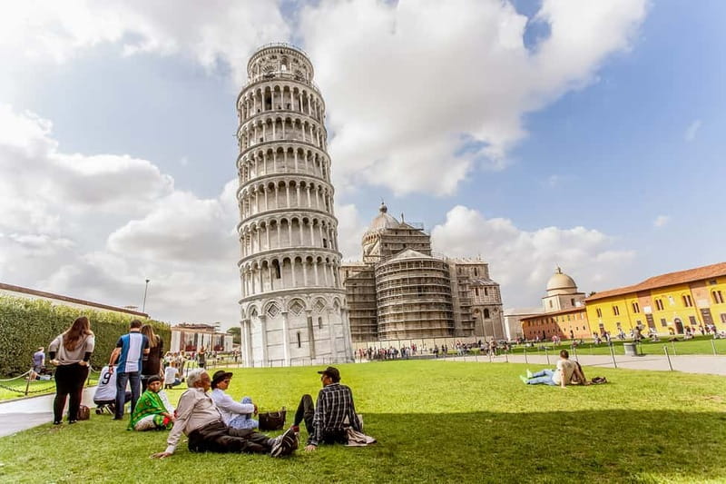 Reserved Entrance to Leaning Tower of Pisa & Cathedral - The climb inside the tower: 297 steps and a few real rest beats