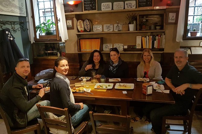 Rialto Market Food and Wine Lunchtime Tour of Venice - Cicchetti and Wine Tasting: What You Should Actually Expect to Eat