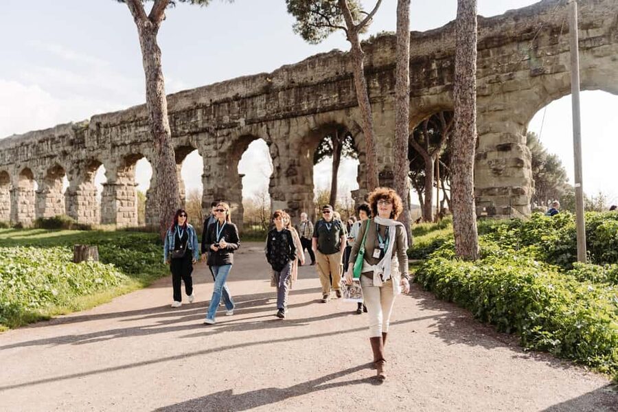 Rome: Appian Way, Aqueducts, and Catacombs Tour - Getting From Piramide to a Rome You Don’t See