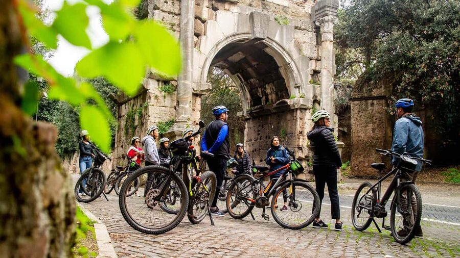 Rome: Appian Way Aqueducts Bike Tour (UPG Catacombs & Lunch) - Catacombs of St. Callixtus: the optional 5-hour stop that changes the whole vibe
