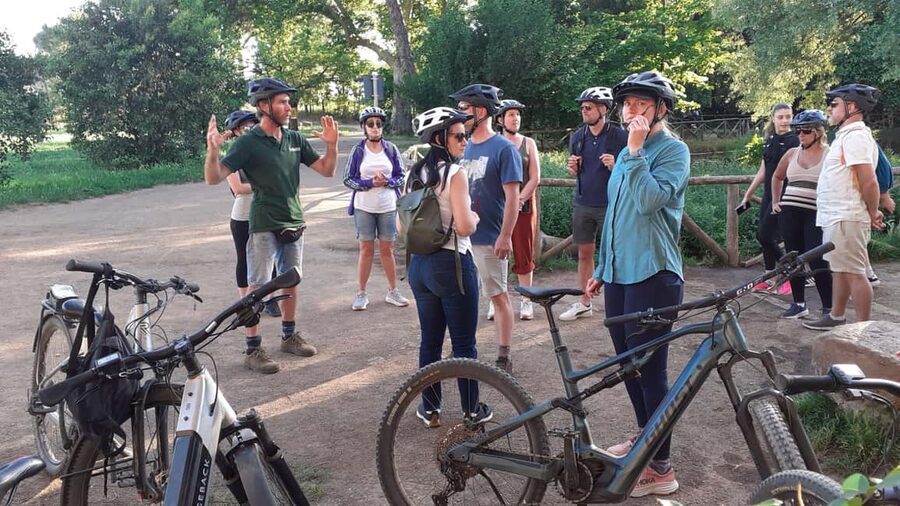 Rome: Appian Way E-Bike Tour Catacombs, Aqueducts & Picnic - Timing and flow: how the day stays fun (not chaotic)