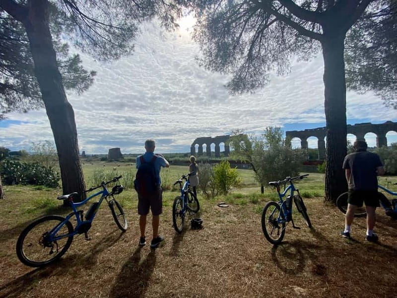 Rome:Appian Way E-bike Tour with Catacombs, Aqueducts & Food - Guides, group size, and how the day stays comfortable